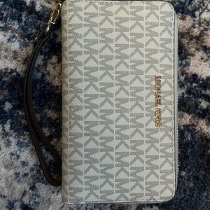 Michael Kors White Wallet.